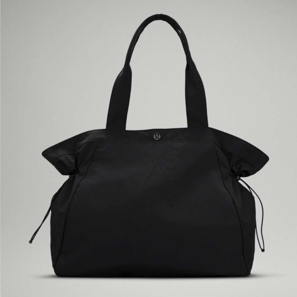 Lululemon 🍋 Black Side Cinch Shopping Bag 18L